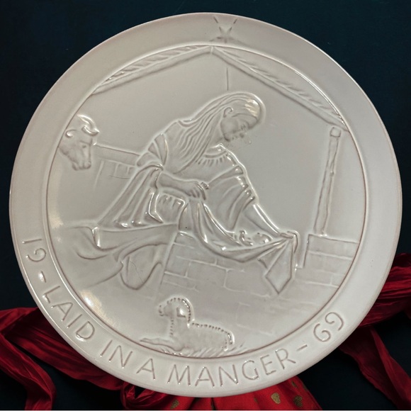 Vintage Frankoma 1969 Collectors Nativity Plate, titled Laid In A Manger - Picture 2 of 4